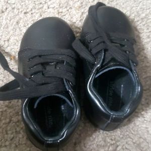 Leather walking shoes